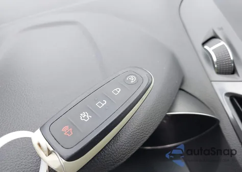 2014 Ford Escape Titanium z USA, uszkodzony, nr VIN 1FMCU9J92EUD26655